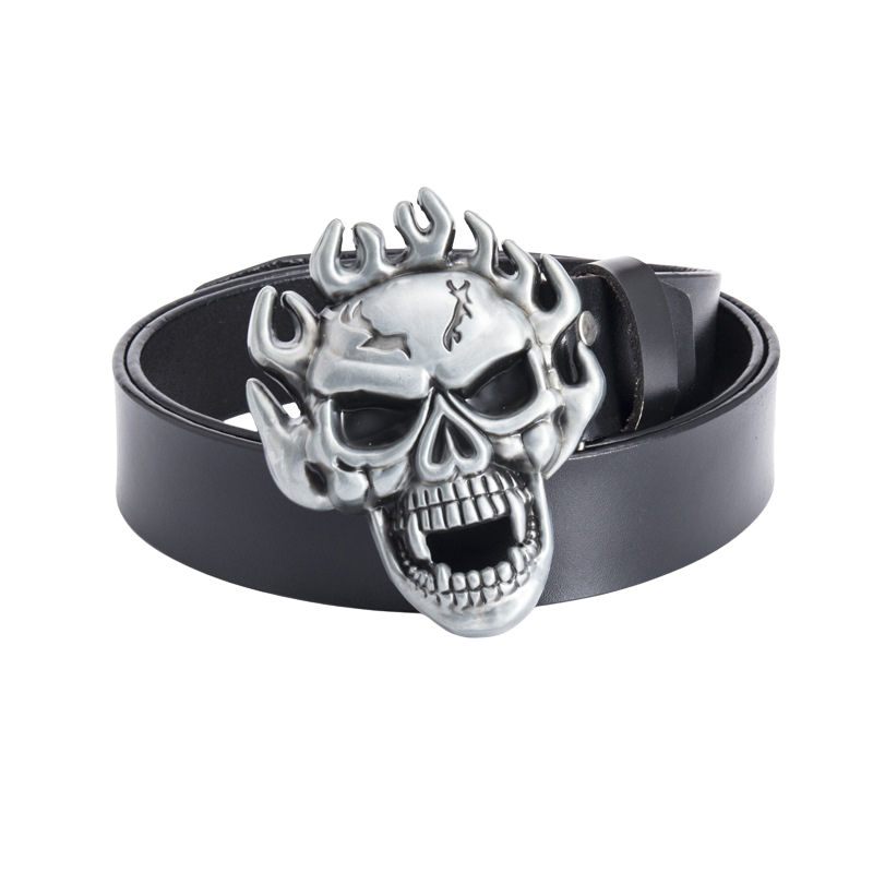 Ceinture Lou Rebel noire pour homme avec une boucle en alliage argenté représentant un crâne enflammé 3D.