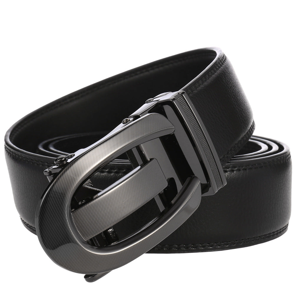 Ceinture homme Louvre20 en cuir noir avec boucle automatique ovale en alliage argenté brossé et texturé. Largeur 3,5 cm, longueur ajustable.