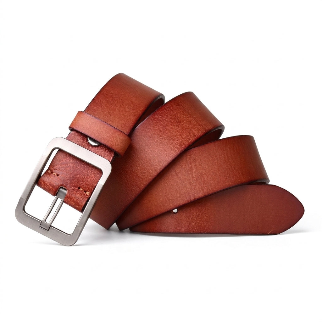 Ceinture homme Luberon en cuir de vachette pleine fleur marron avec traitement vieilli et boucle ardillon carrée en argent brossé #fullwidth