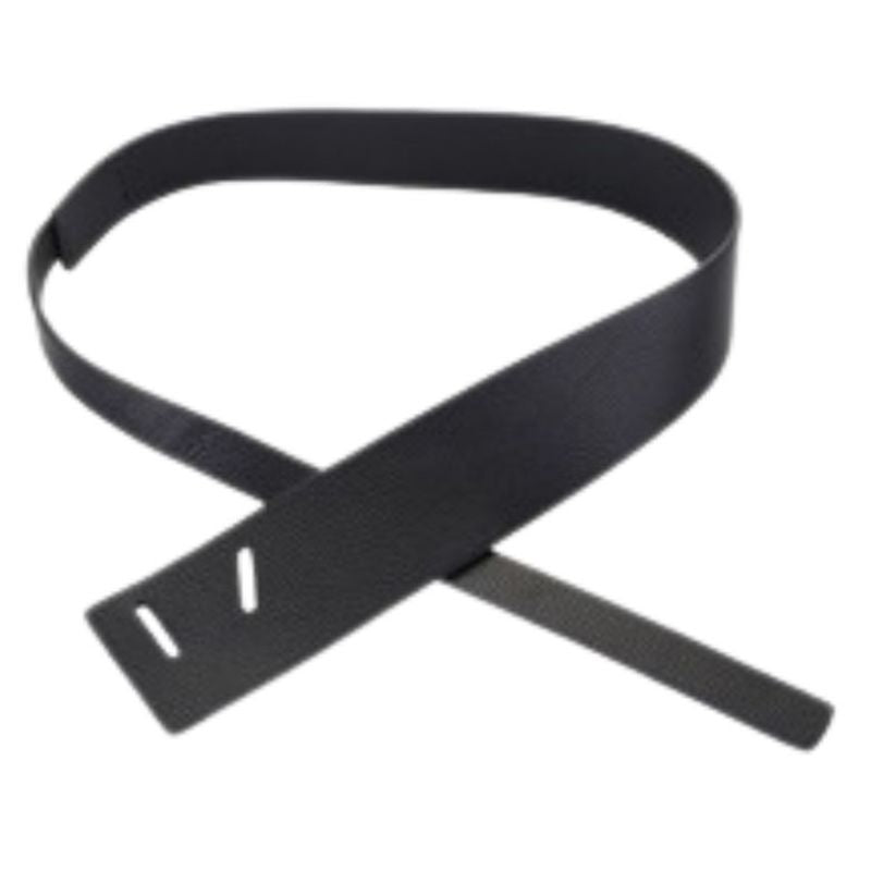 Ceinture noire Lumineusee en cuir grainé effet lychee, sans boucle, qui se noue à la taille.