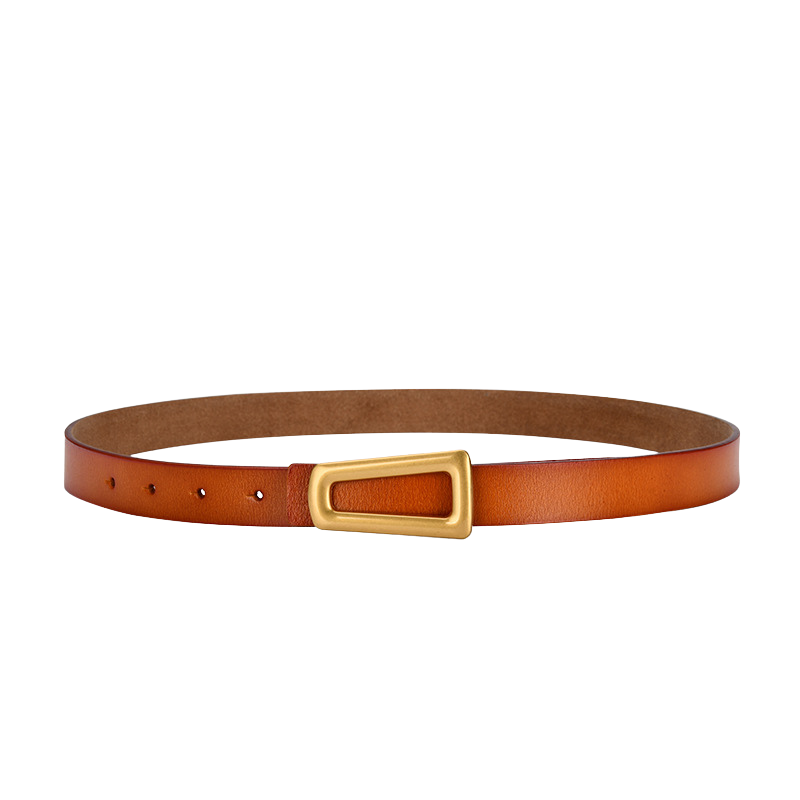 Ceinture femme Majestueuse en cuir marron foncé avec boucle dorée rectangulaire.
