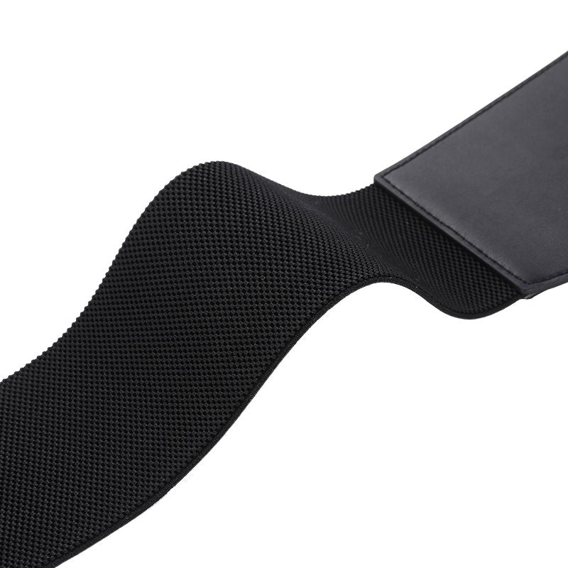 Ceinture Margaux noire en cuir refendu nubuck, largeur 15 cm, avec boucle ovale dorée et système de fermeture à bouton pression.