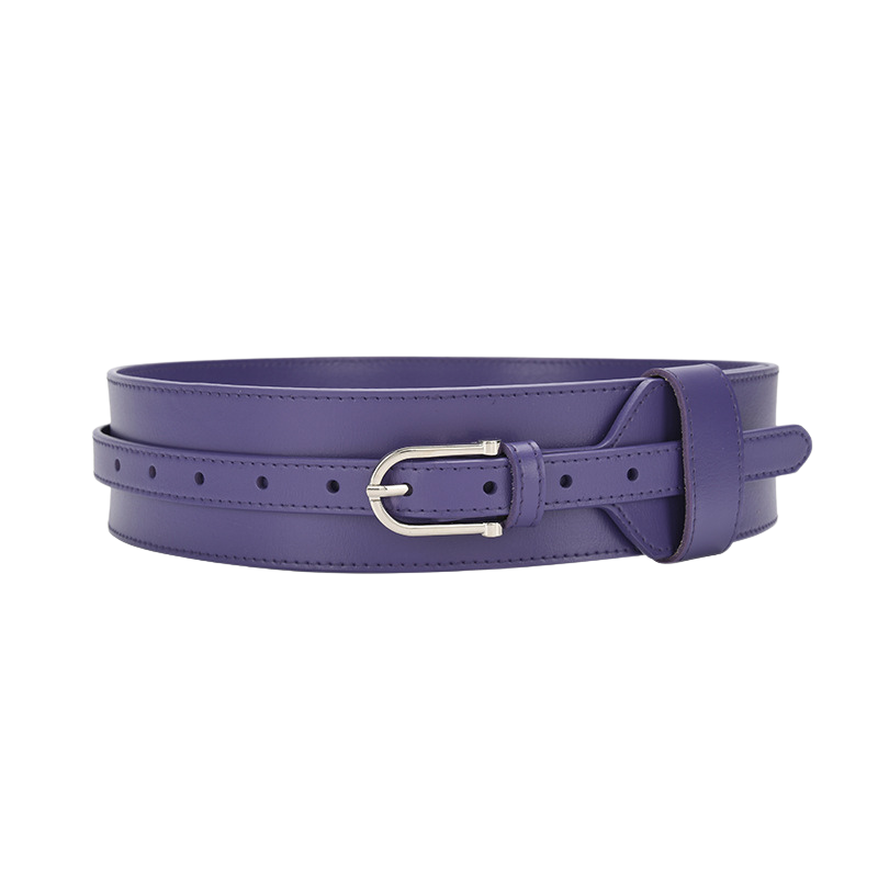 Ceinture extra large Mélissa en cuir violet avec boucle argentée, largeur de 5,8 cm.