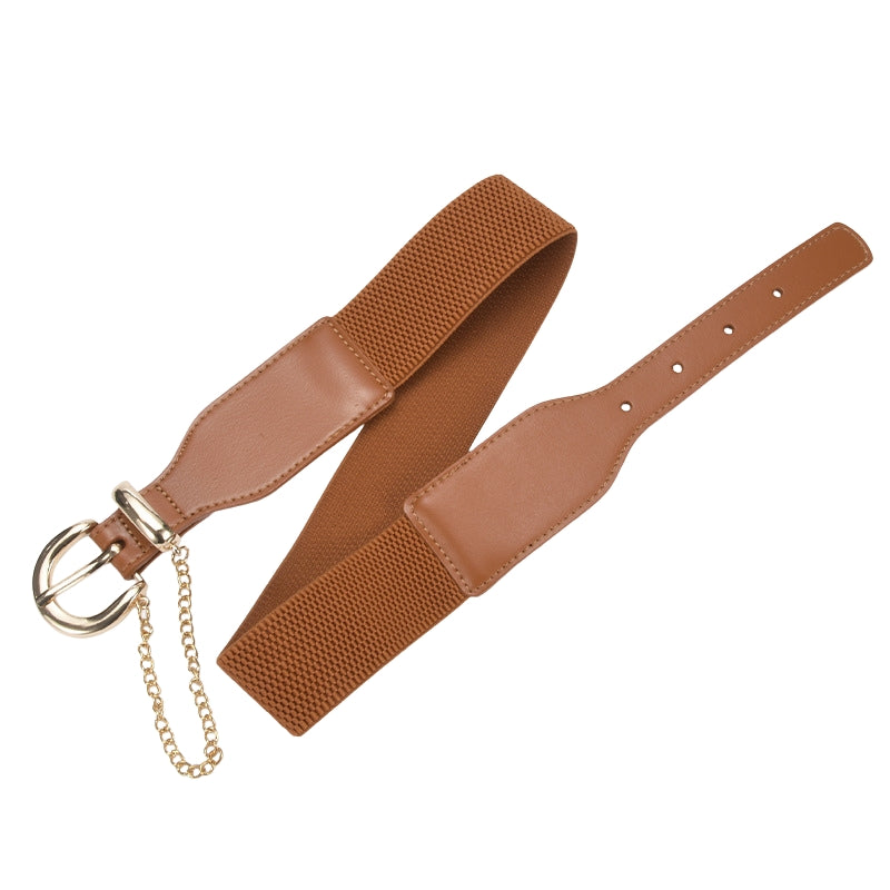 Ceinture femme Mireille en cuir nubuck marron avec boucle demi-lune dorée et chaînette décorative.