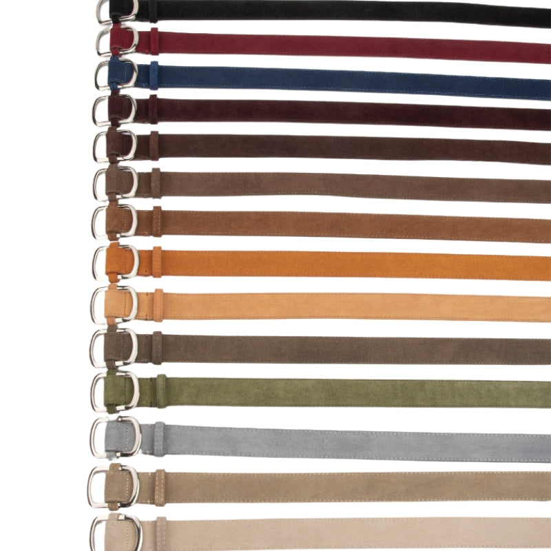 Collection de ceintures femme Mirella en cuir de vachette refendu façon daim, disponibles dans une large gamme de couleurs et dotées d'une boucle ardillon ovale allongée argentée brossée.