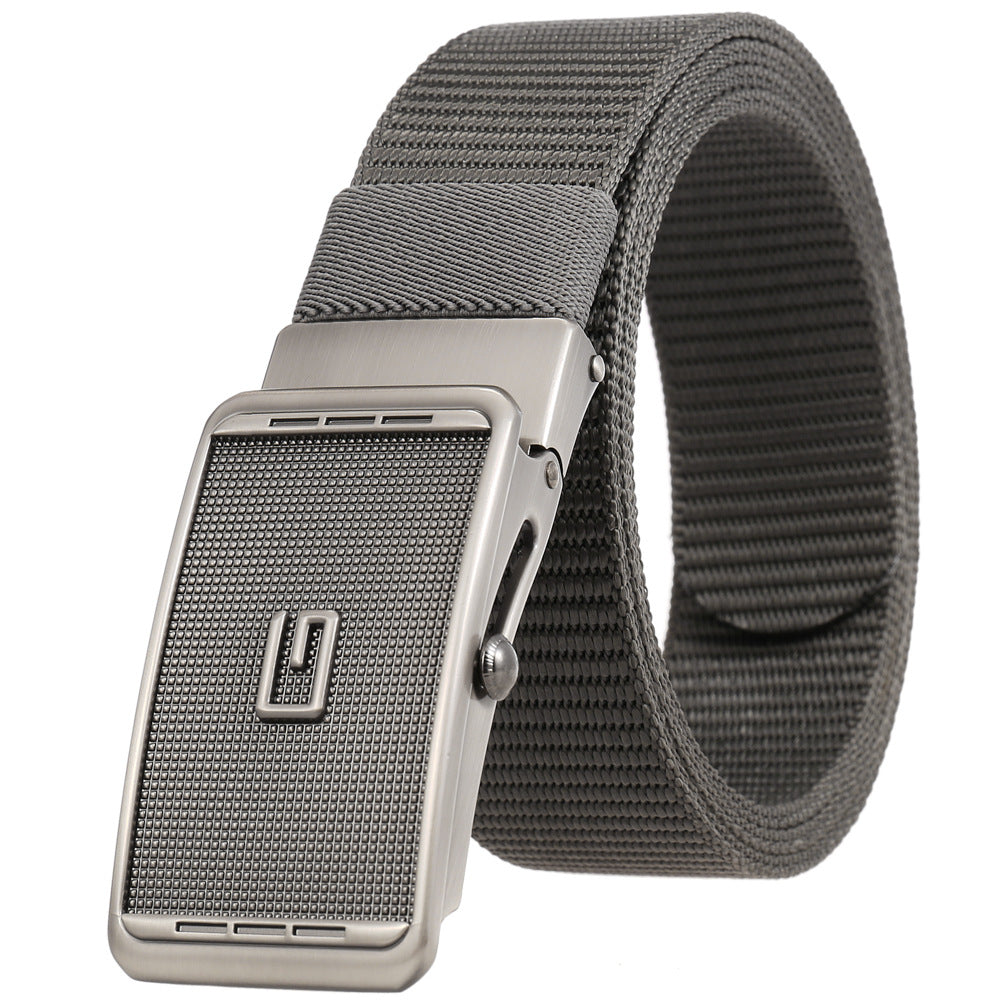 Ceinture homme Monet en tissu gris foncé avec boucle automatique en alliage argenté texturé et logo en relief. #fullwidth