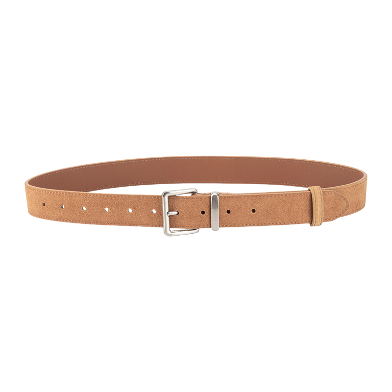 Ceinture Mont-Blanc en cuir de vachette refendu traité en daim, couleur camel, avec boucle ardillon rectangulaire argentée brossée.
