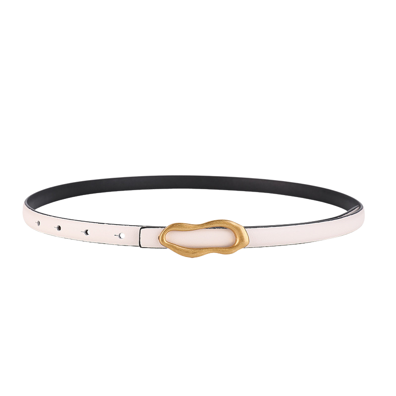 Ceinture fine Nadège en cuir blanc pour femme avec boucle dorée asymétrique