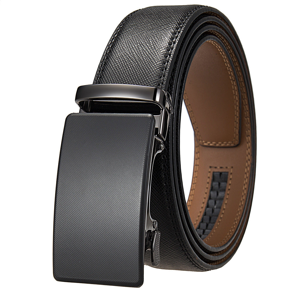 Ceinture homme Nino Lux 20 noire avec boucle automatique rectangulaire texturée oblique en alliage noir et lanière en cuir refendu de vachette grainée. #fullwidth