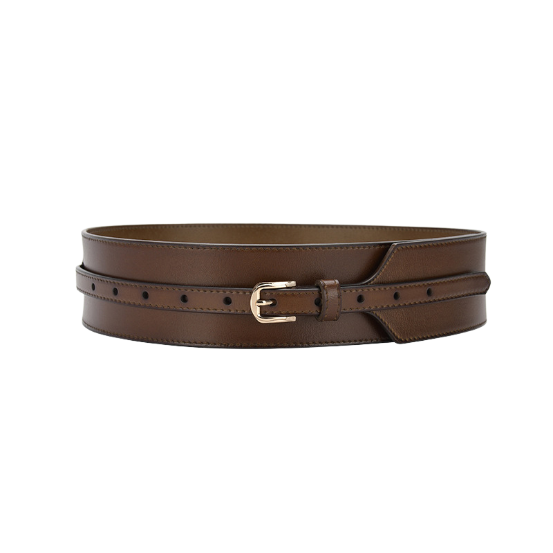 Ceinture Noble marron en cuir refendu de vachette avec boucle ardillon dorée et design deux couches. Largeur 2,8 cm, finition lisse 95T.