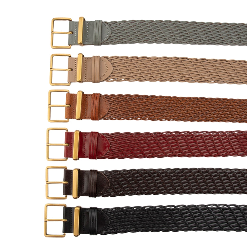 Ceintures femme Ophélia tressées en simili cuir recyclé avec boucle ardillon dorée, disponibles en gris, beige, marron, bordeaux et noir.
