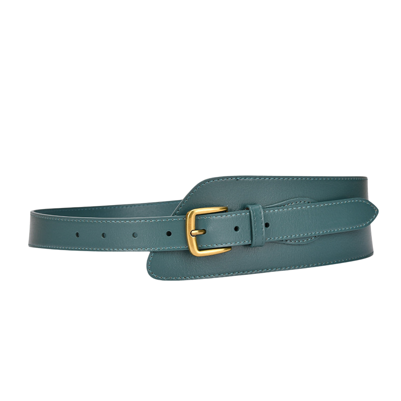 Ceinture large Opulence en cuir bleu pétrole, avec boucle carrée dorée et surpiqûres ton sur ton. Fermeture par ardillon, ajustable manuellement.