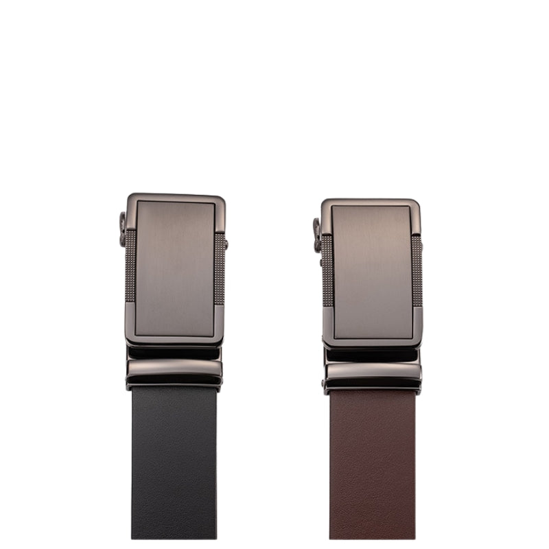 Ceinture homme Pascal Lux 95 avec boucle automatique en alliage bronze foncé, lanière en cuir noir d'un côté et marron de l'autre.