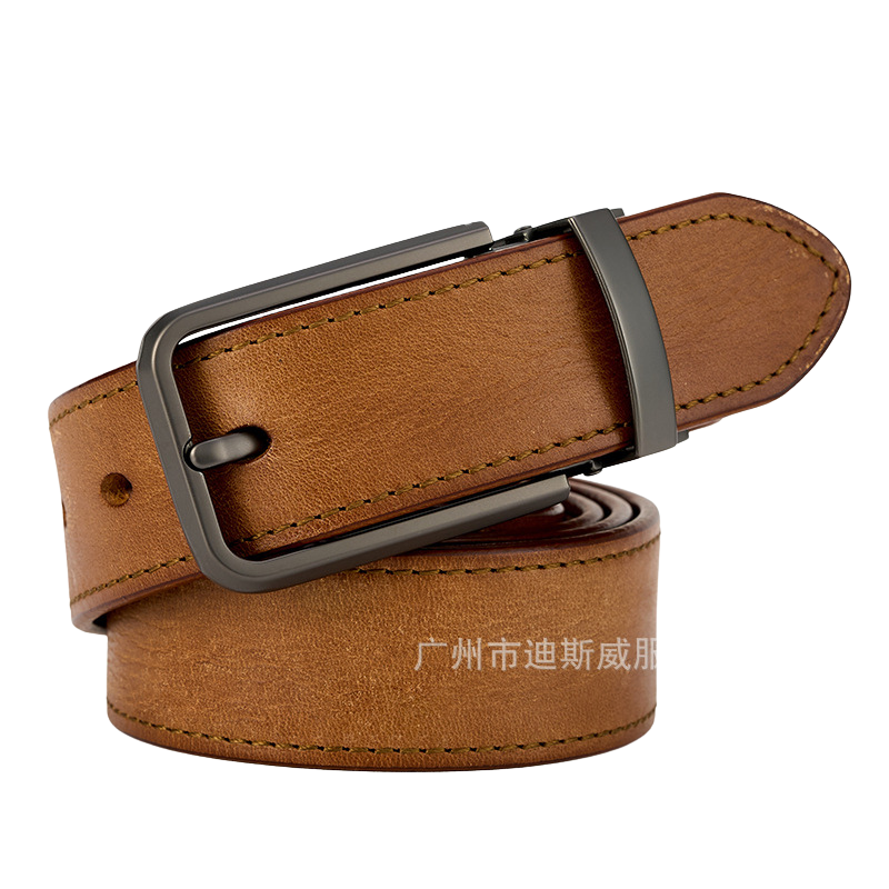 Ceinture Prouste pour homme en cuir marron clair avec une boucle ardillon rectangulaire en alliage argenté. Lanière de 3.4 cm de large avec coutures apparentes.