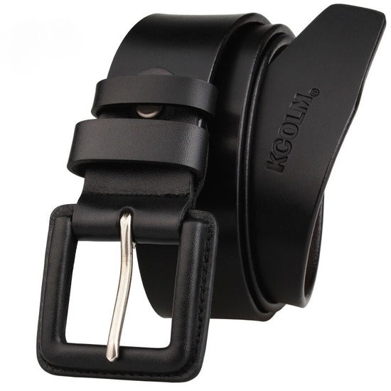 Ceinture Raffiné pour homme en cuir noir lisse avec boucle ardillon carrée argentée et logo KCOLM embossé sur le revers.