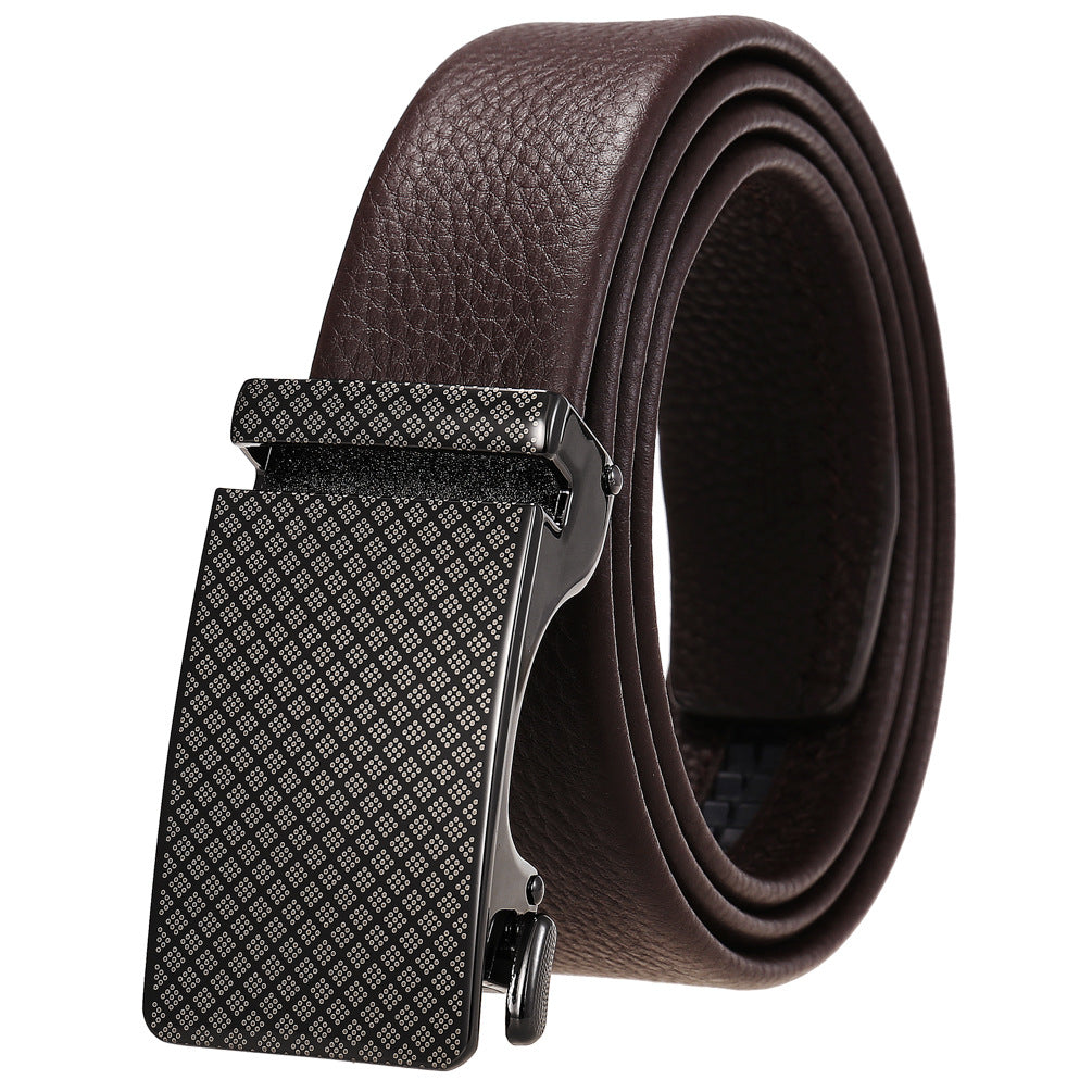 Ceinture homme Rémy marron en cuir refendu avec boucle automatique rectangulaire texturée à motif de losanges.