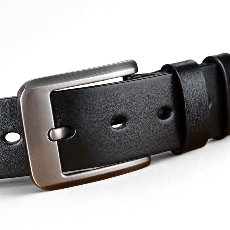 Ceinture pour homme République en cuir noir pleine fleur avec boucle ardillon rectangulaire argentée.