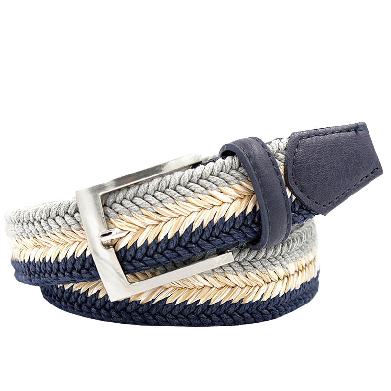 Ceinture tressée pour homme RobinTan avec des rayures bleues, beiges et grises, boucle ardillon argentée et détail en cuir bleu marine.