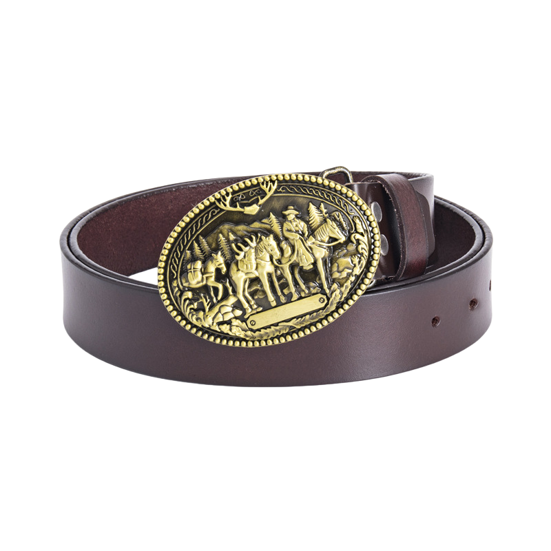 Ceinture homme Saint Rock en cuir café avec boucle ovale western dorée et argentée représentant des cavaliers et des chevaux dans un paysage montagneux.