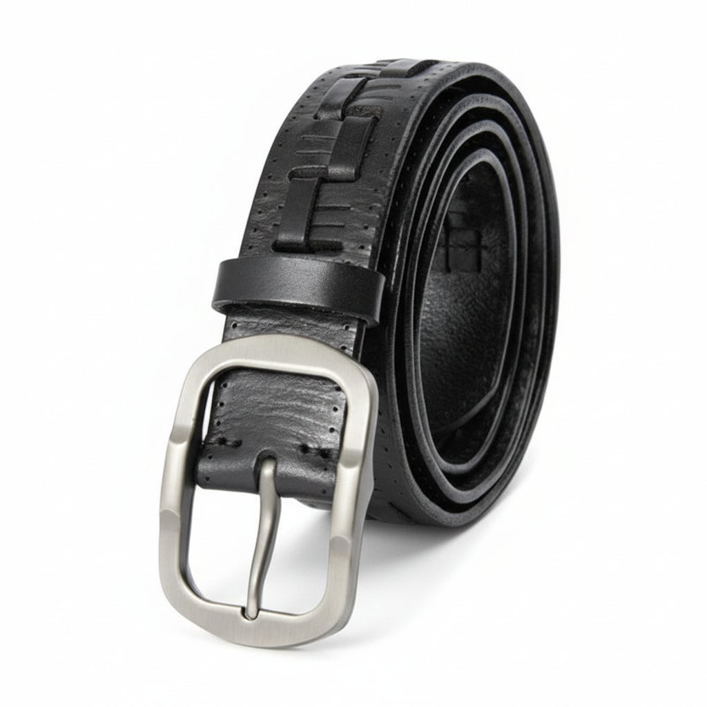 Ceinture Sévres en cuir noir avec boucle rectangulaire argentée et détail tressé sur la lanière.