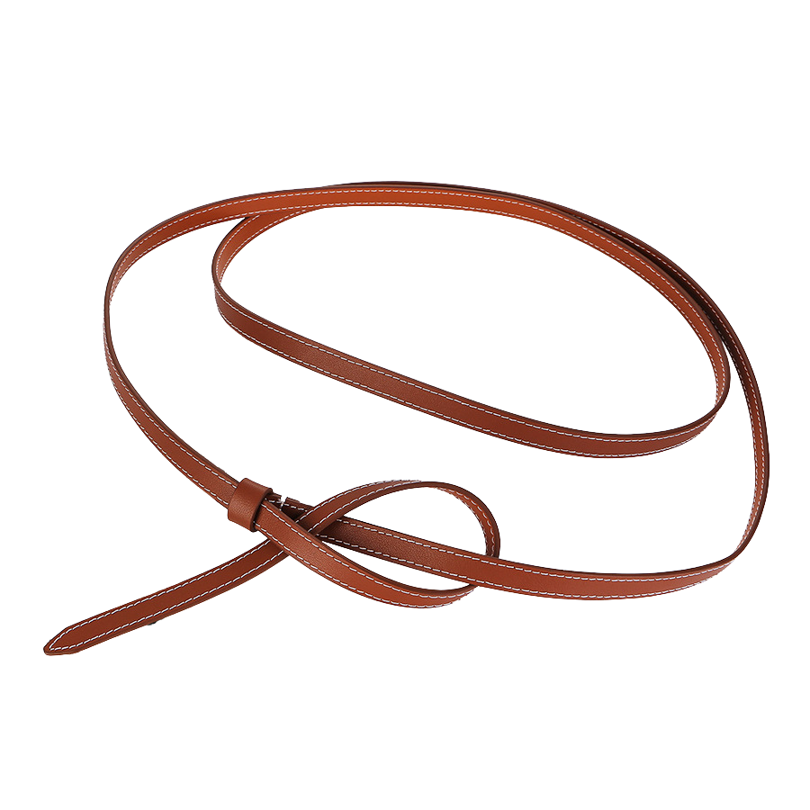 Ceinture fine Thalia en cuir brun camel, 1 cm de large, avec coutures blanches contrastantes et système de fermeture à nouer sans boucle. #fullwidth