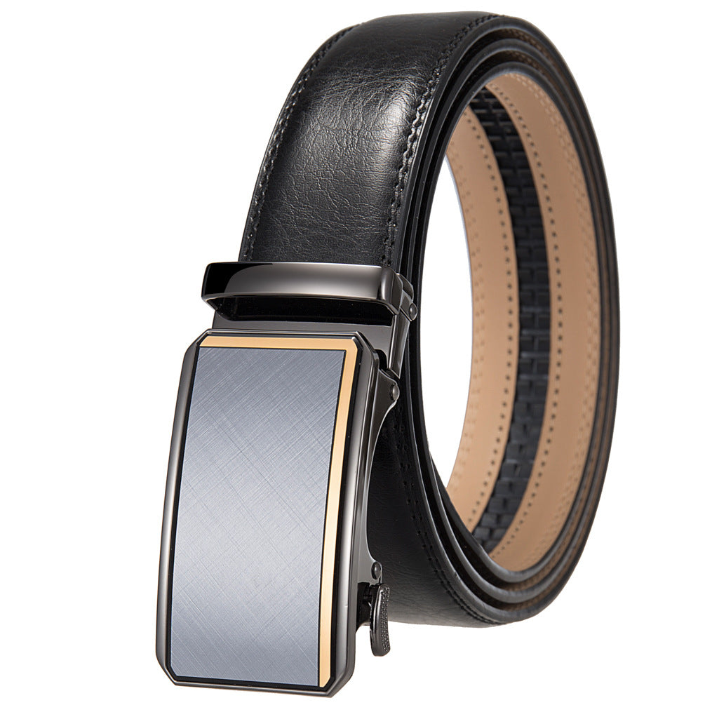 Ceinture homme Théo Lin 60 en cuir de vachette noir avec boucle automatique rectangulaire finition grise brossée et accents dorés. Largeur 3,5 cm.