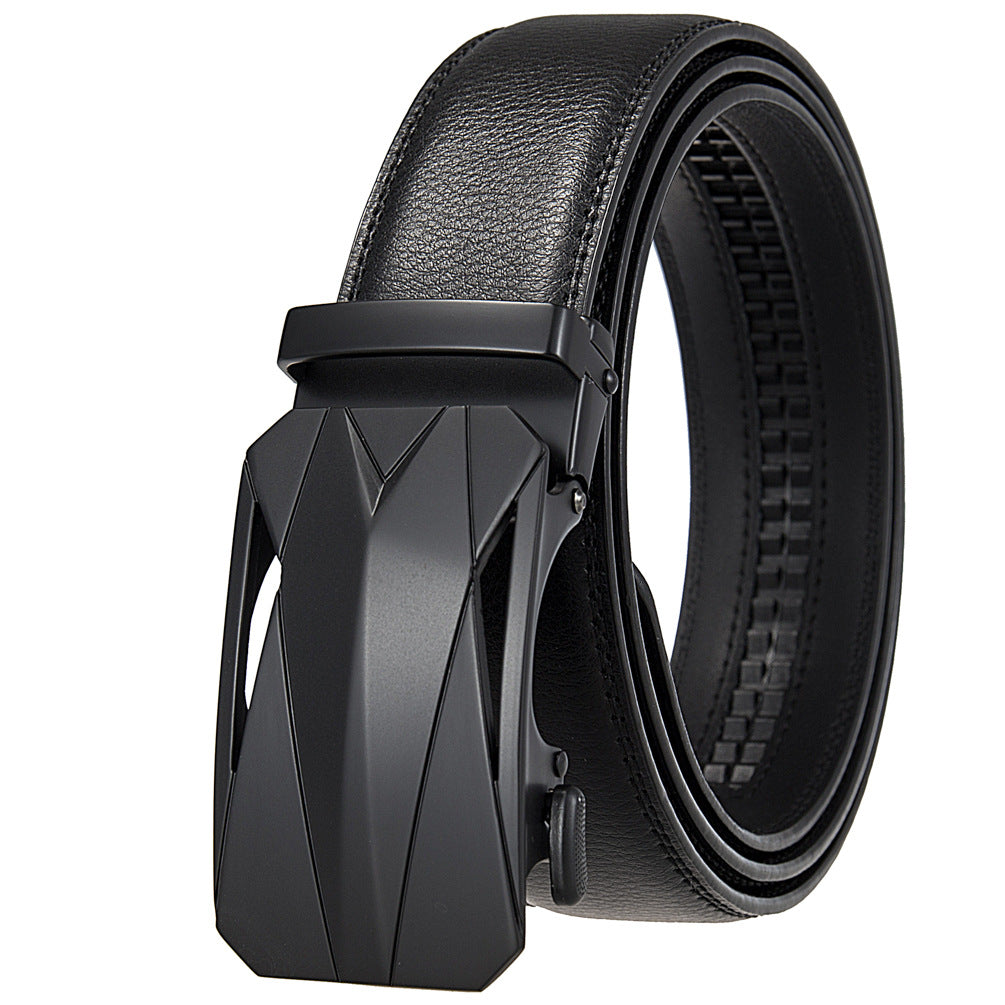 Ceinture homme Tom Cuir noire avec boucle rectangulaire automatique en alliage métallique et lanière texturée. #fullwidth