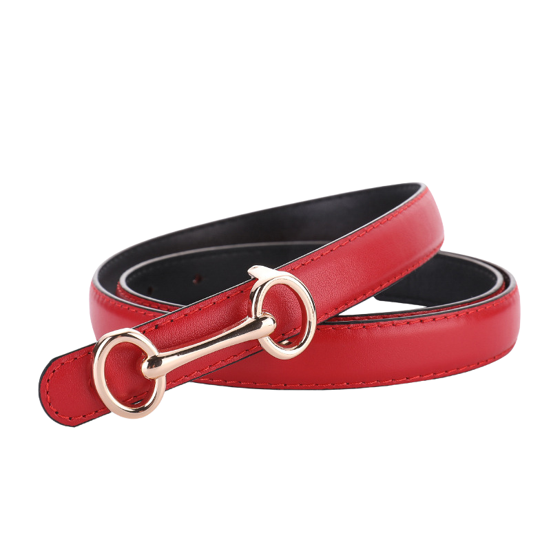 Ceinture pour femme Transparence en cuir rouge avec boucle dorée en forme de mors de cheval.