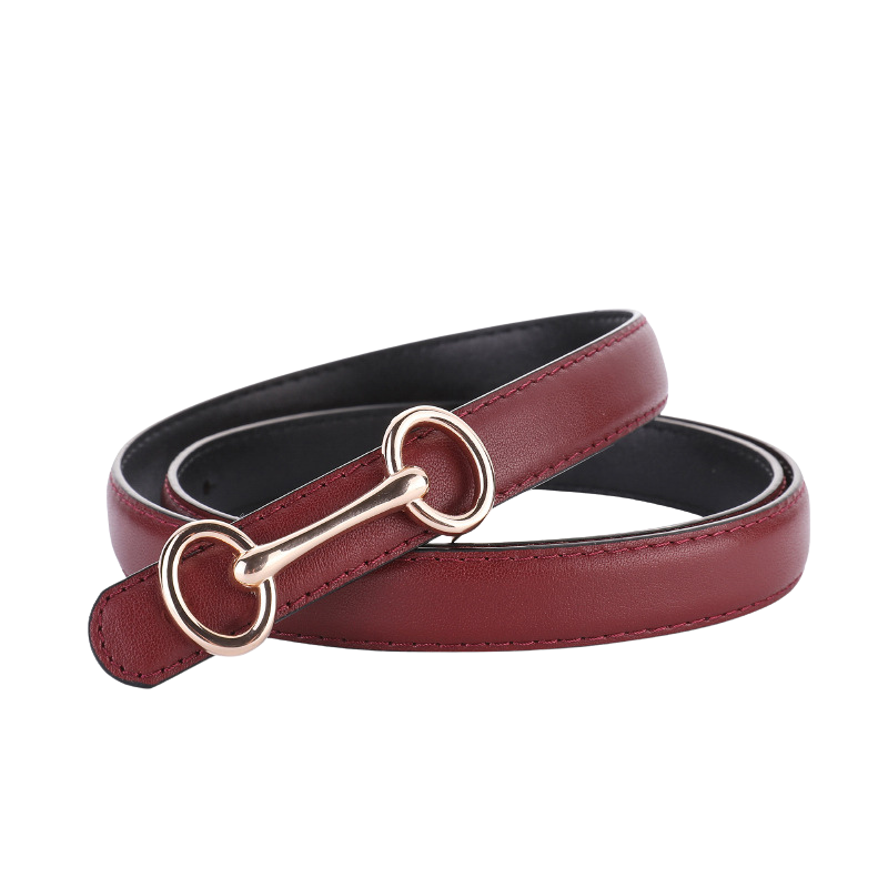 Ceinture fine pour femme en cuir bordeaux avec boucle dorée en forme de mors de cheval