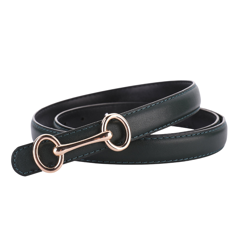 Ceinture fine en cuir vert pour femme, modèle Transparence, avec boucle dorée décorative en forme de mors de cheval.