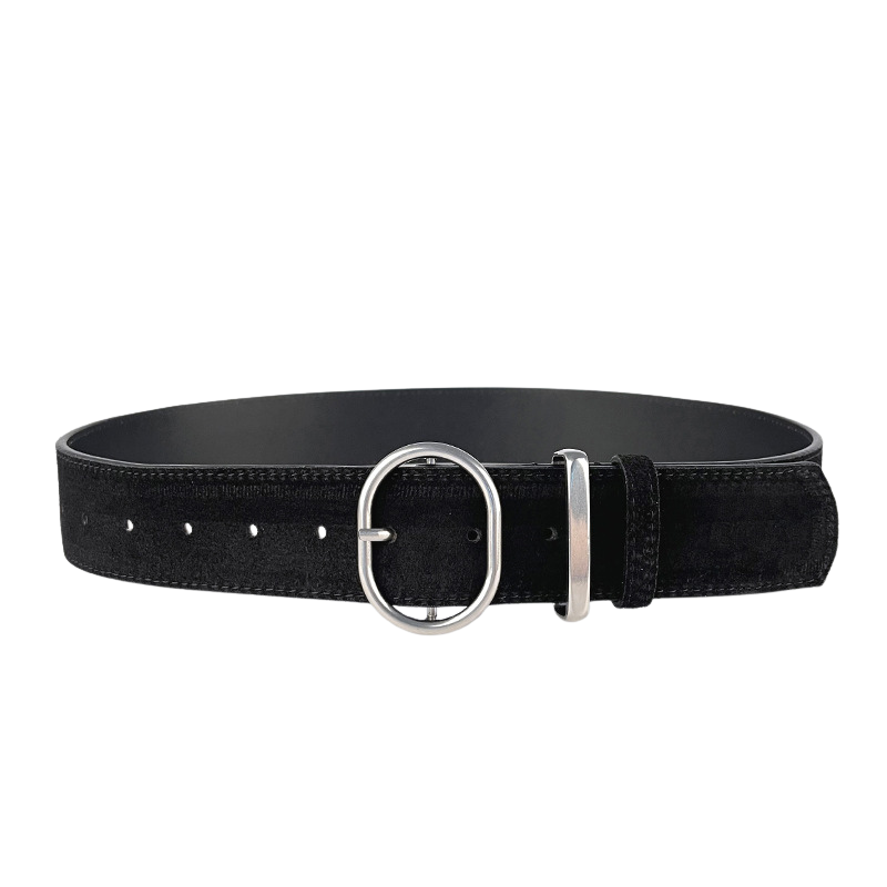 Ceinture femme Valérie 2 en cuir de vachette noir avec finition daim, boucle ardillon ovale argentée et finition huilée des bords.