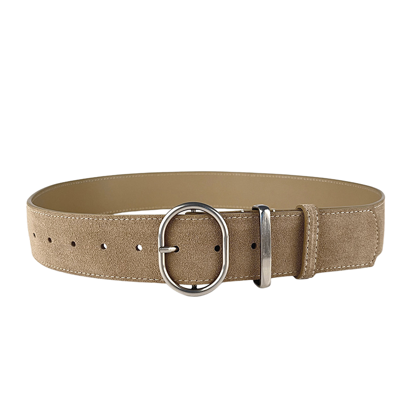 Ceinture femme Valérie 2 en cuir de vachette refendu effet daim, couleur beige sable, avec boucle ardillon ovale argentée. Largeur 4.2 cm.