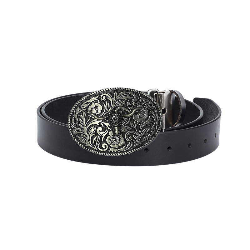 Ceinture pour homme Victorine 2 en cuir noir avec une boucle ovale argentée ornée d'une tête de taureau et de motifs floraux.