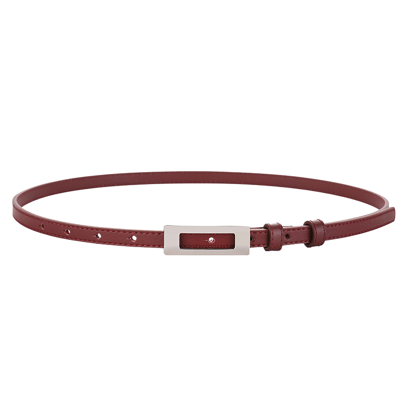 Ceinture fine Wanda en cuir bordeaux avec boucle rectangulaire argentée évidée, pour femme.