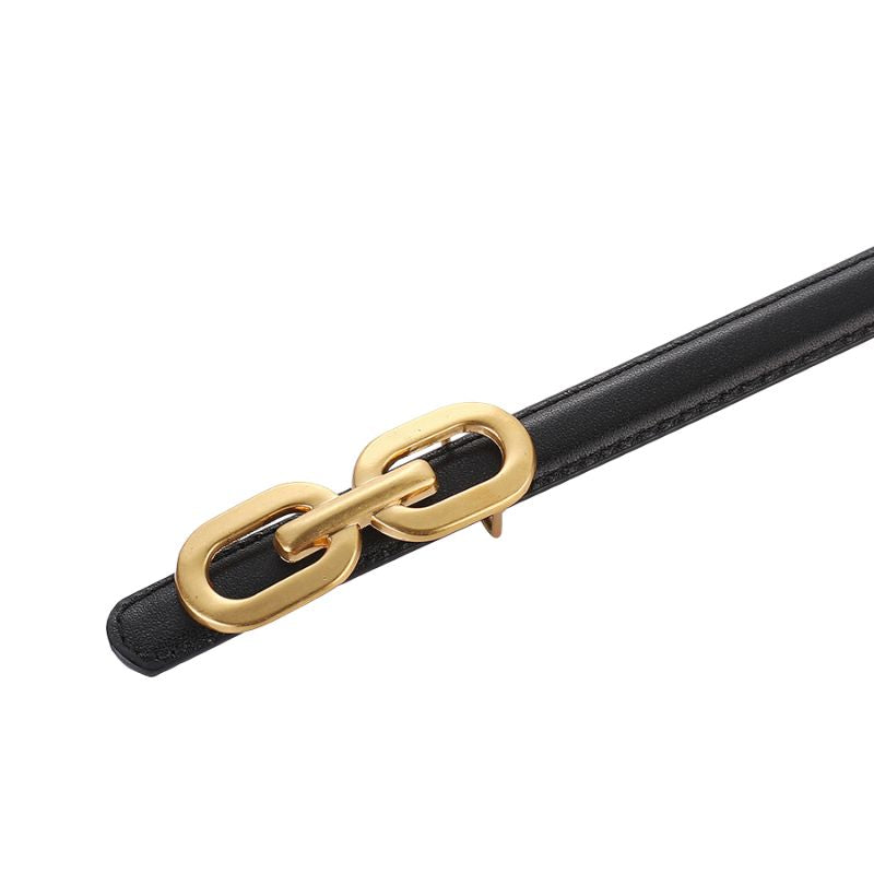 Ceinture noire Ysaline pour femme en cuir avec une boucle dorée décorative en forme de chaîne ovale.